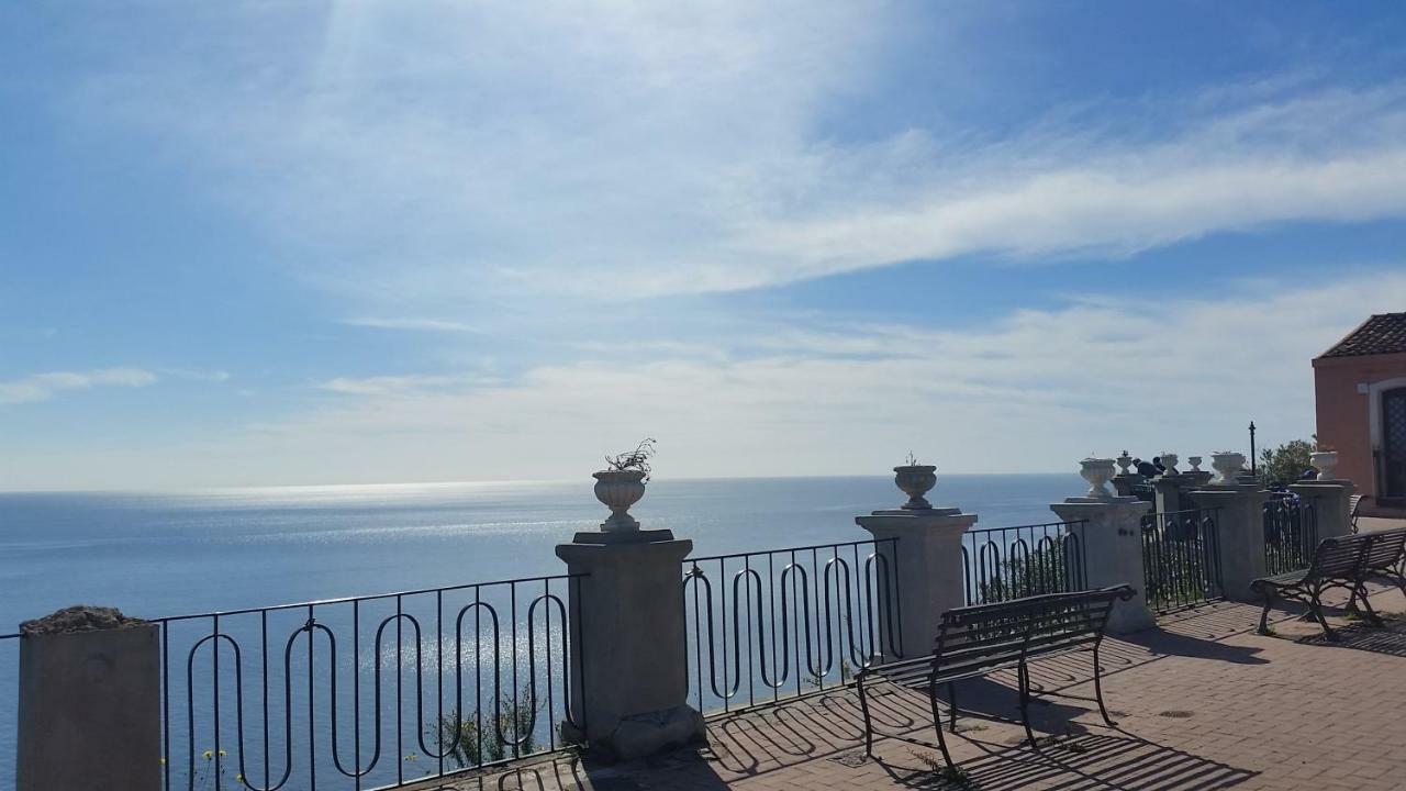 L.T. Metis Hotel Acireale Exterior photo